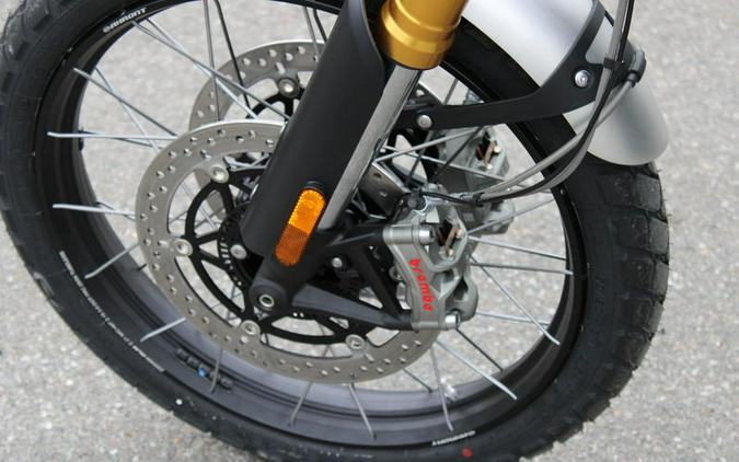 2026 Triumph Scrambler 1200 XE Matte khaki green