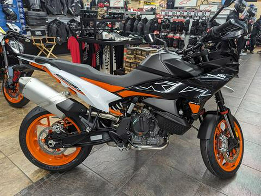 2024 KTM 890 SMT