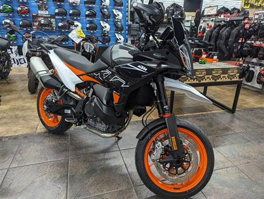 2024 KTM 890 SMT