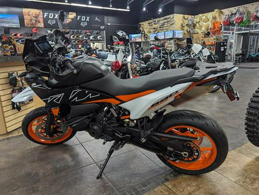 2024 KTM 890 SMT