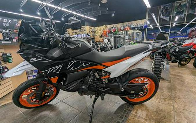 2024 KTM 890 SMT