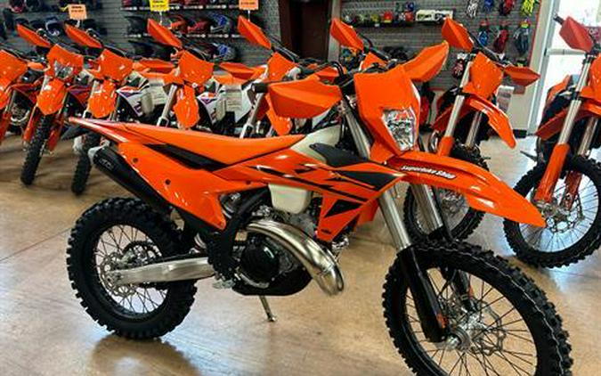 FIRST LOOK! KTM INTRODUCES 2024 KTM 300XC-W HARD-ENDURO MODEL