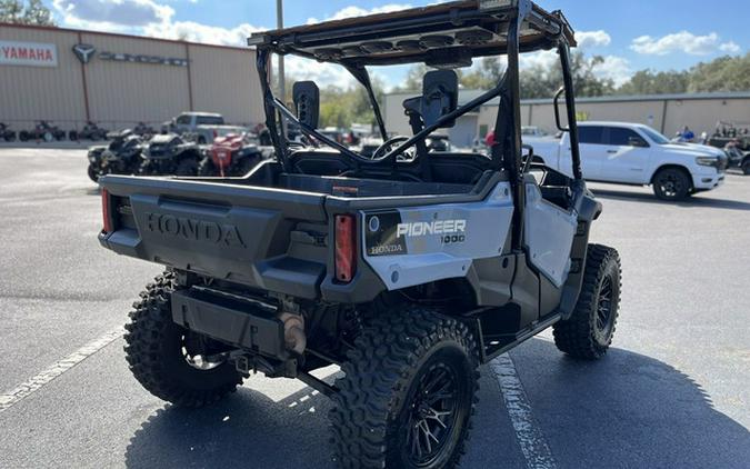 2024 Honda Pioneer 1000 Deluxe