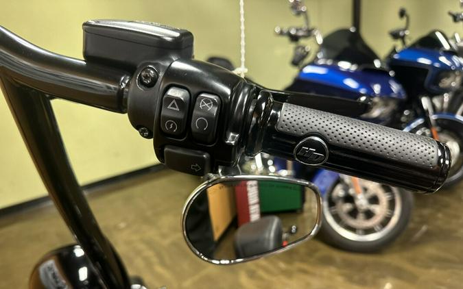 FLSL 2019 Softail Slim®