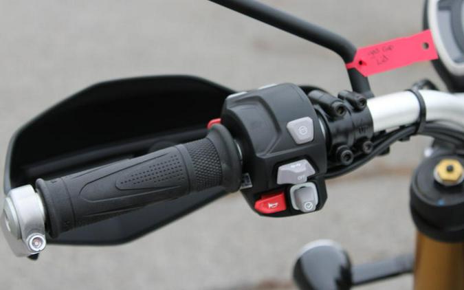 2026 Triumph Scrambler 1200 XE Matte khaki green