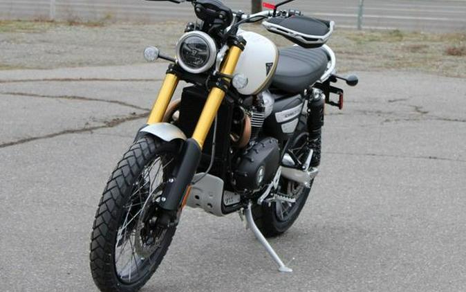 2026 Triumph Scrambler 1200 XE Matte khaki green