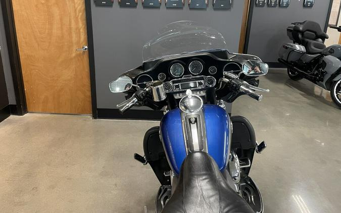 2009 Harley-Davidson® Electra Glide® Ultra Classic® Two-Tone Flame Blue Pearl/Pewter Pearl