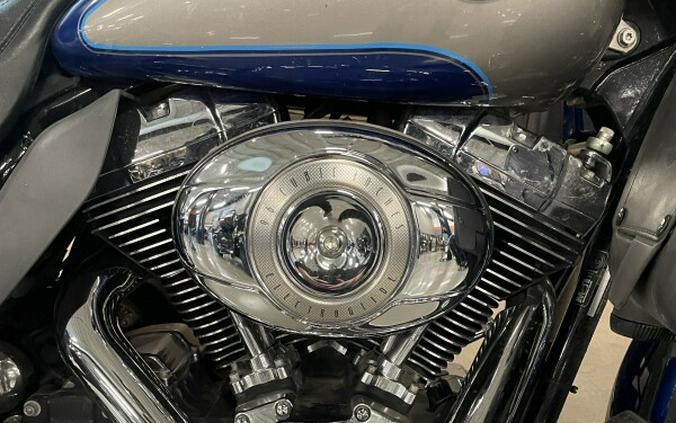 2009 Harley-Davidson® Electra Glide® Ultra Classic® Two-Tone Flame Blue Pearl/Pewter Pearl