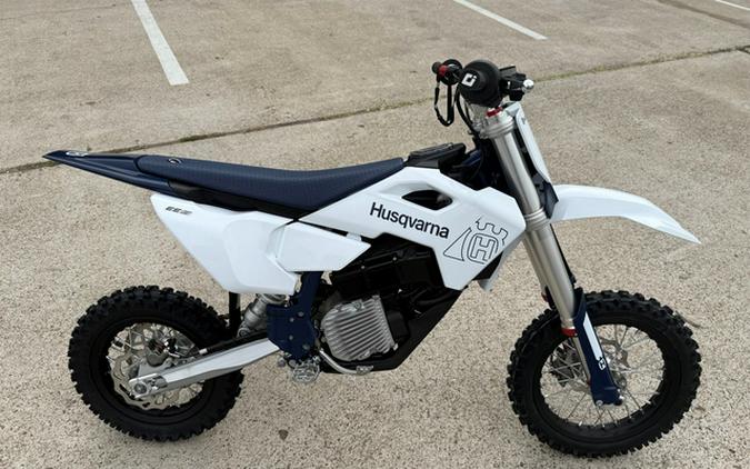 2027 Husqvarna Motorcycles EE 5