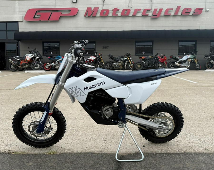 2027 Husqvarna Motorcycles EE 5