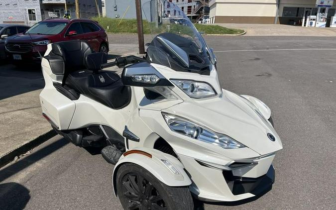 2017 Can-Am® Spyder® RT-S 6-Speed Semi-Automatic (SE6)