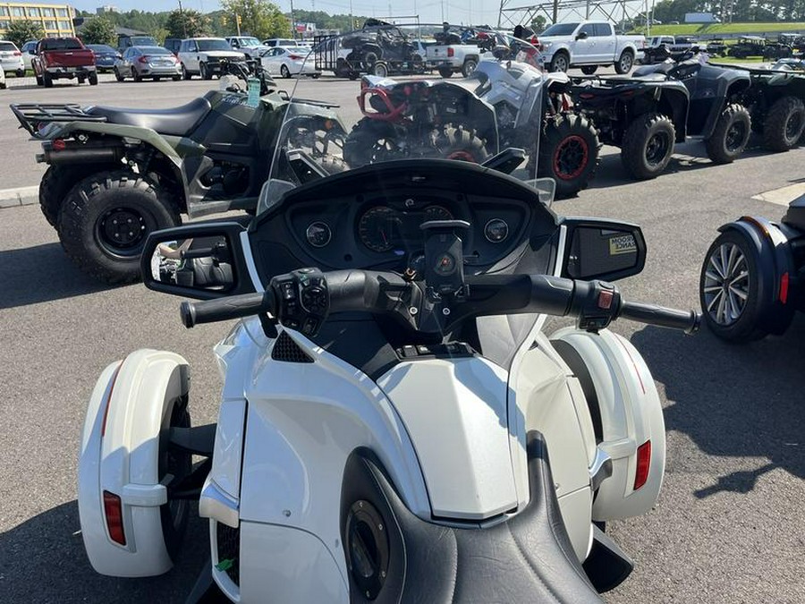 2017 Can-Am® Spyder® RT-S 6-Speed Semi-Automatic (SE6)