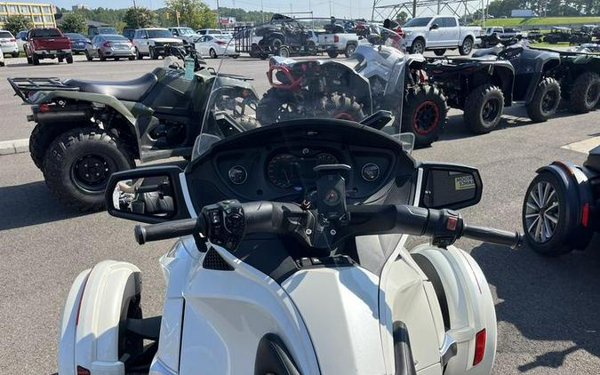 2017 Can-Am® Spyder® RT-S 6-Speed Semi-Automatic (SE6)