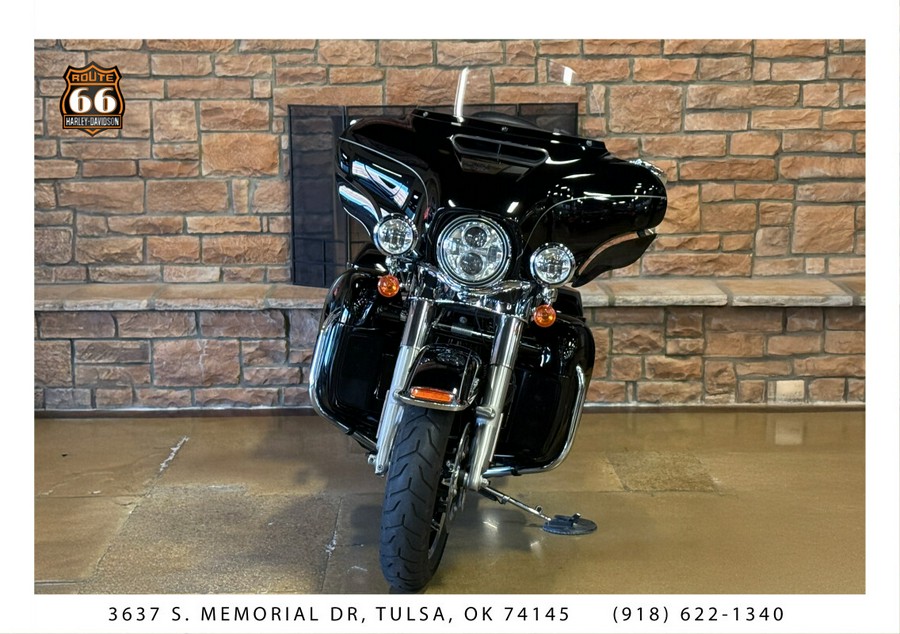 2015 Harley-Davidson® Ultra Limited Vivid Black