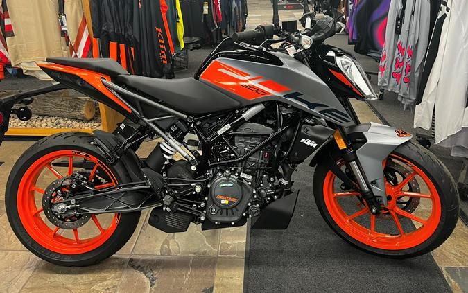 2023 KTM Duke 200