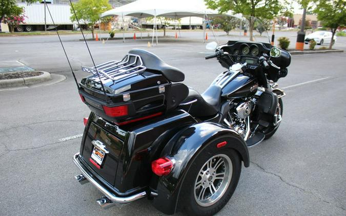 2013 Harley-Davidson Trike FLHTCUTG - Tri Glide Ultra Classic