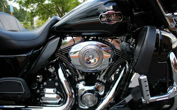 2013 Harley-Davidson Trike FLHTCUTG - Tri Glide Ultra Classic