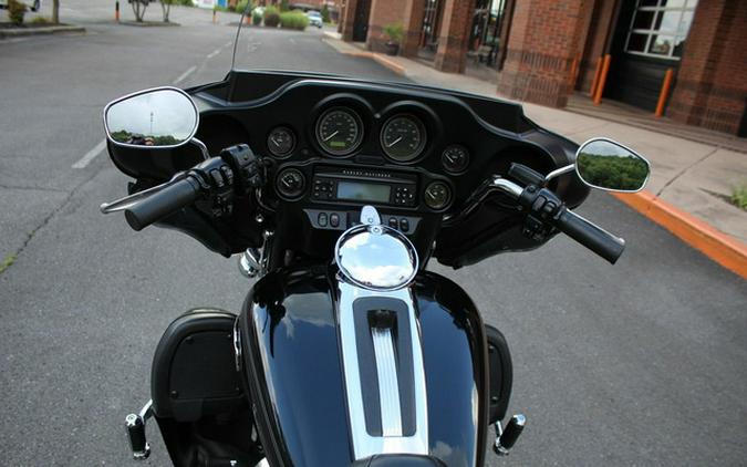 2013 Harley-Davidson Trike FLHTCUTG - Tri Glide Ultra Classic