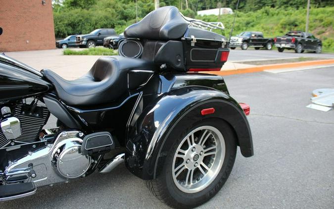2013 Harley-Davidson Trike FLHTCUTG - Tri Glide Ultra Classic