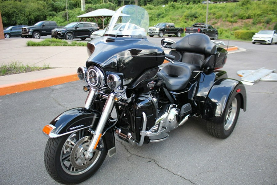 2013 Harley-Davidson Trike FLHTCUTG - Tri Glide Ultra Classic