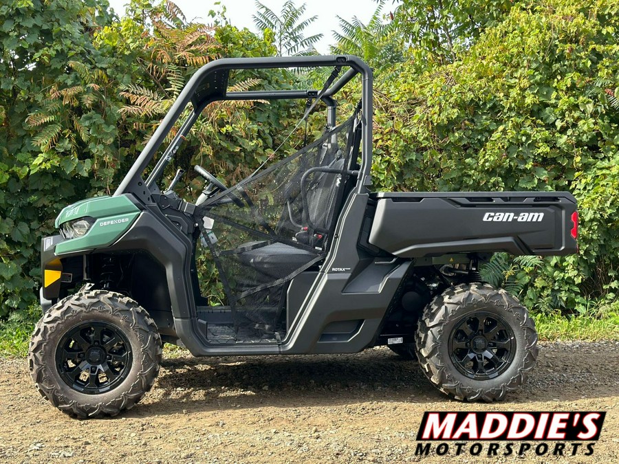 2025 Can-Am Defender DPS HD7