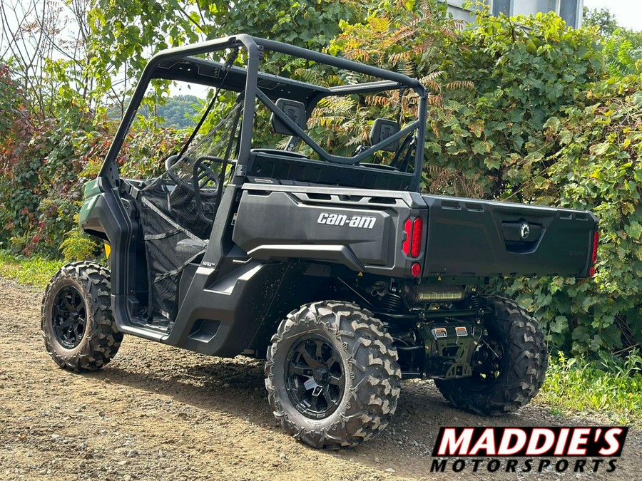 2025 Can-Am Defender DPS HD7
