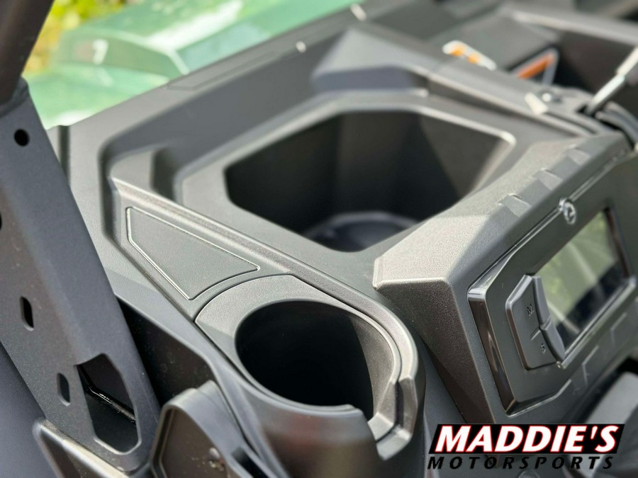 2025 Can-Am Defender DPS HD7