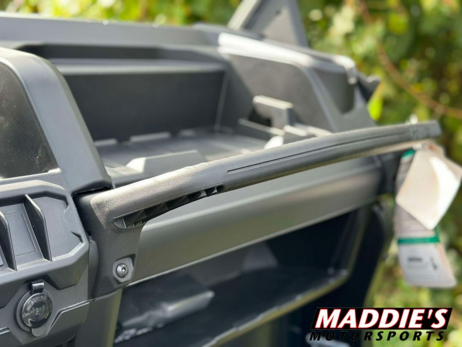 2025 Can-Am Defender DPS HD7