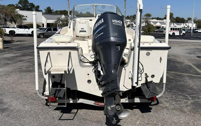 2004 Sea Hunt 215 Victory