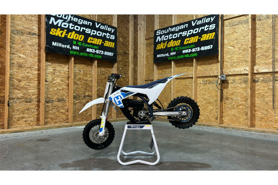 2024 Husqvarna Motorcycles EE 3