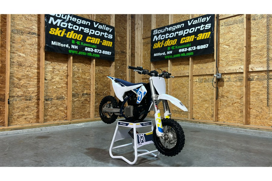 2024 Husqvarna Motorcycles EE 3