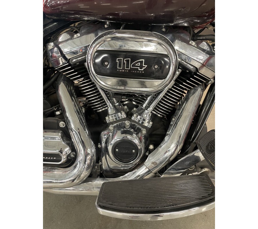 2019 Harley-Davidson® Road King® Wicked Red/Twisted Cherry