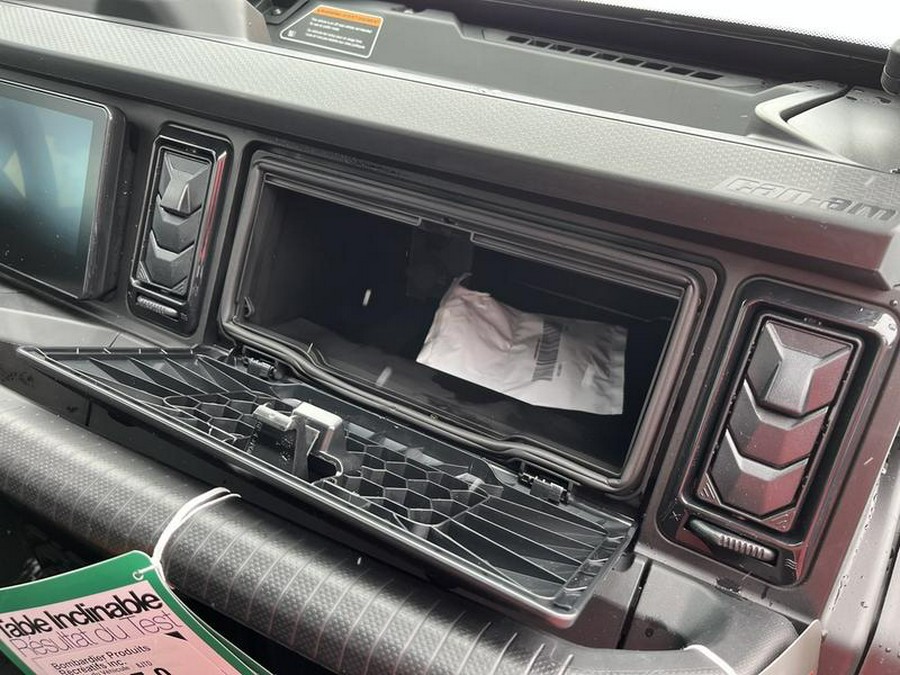 2026 Can-Am® Defender Limited HD11