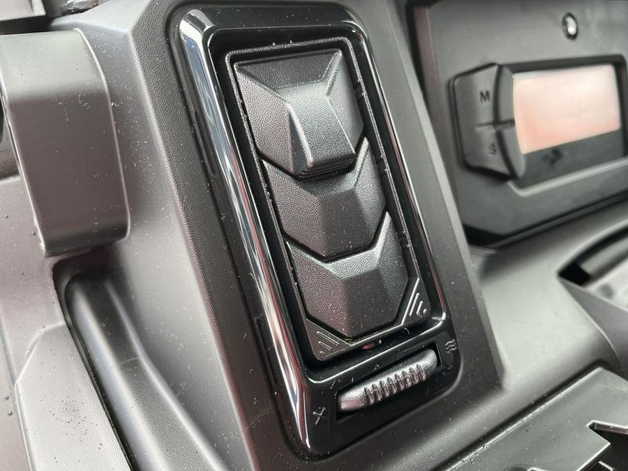 2026 Can-Am® Defender Limited HD11