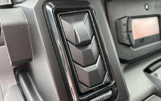 2026 Can-Am® Defender Limited HD11