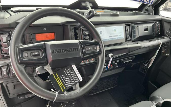 2026 Can-Am® Defender Limited HD11