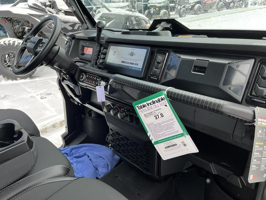 2026 Can-Am® Defender Limited HD11