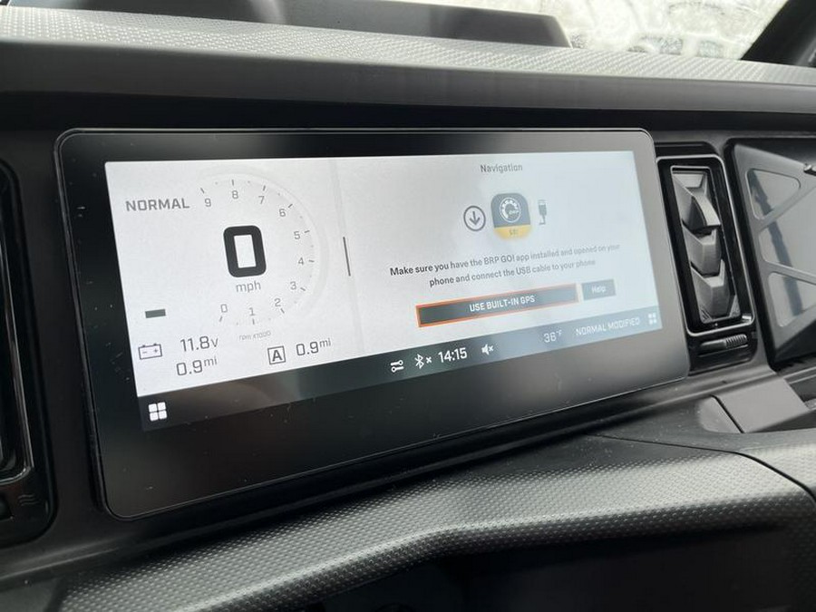 2026 Can-Am® Defender Limited HD11