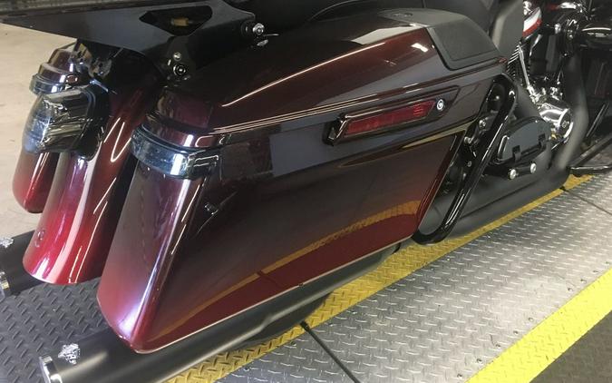 2018 Harley-Davidson® FLHTKSE - CVO™ Limited