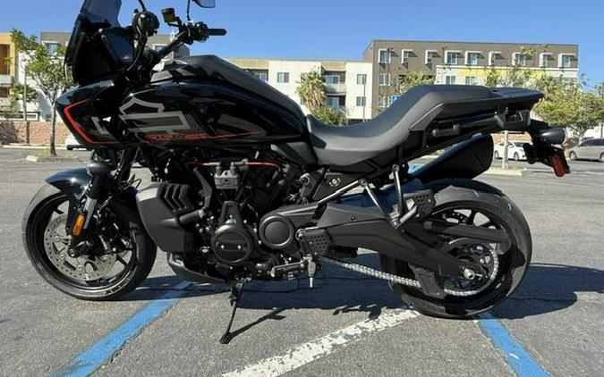 2026 Harley-Davidson® Pan America® 1250 ST Vivid Black Black Trim
