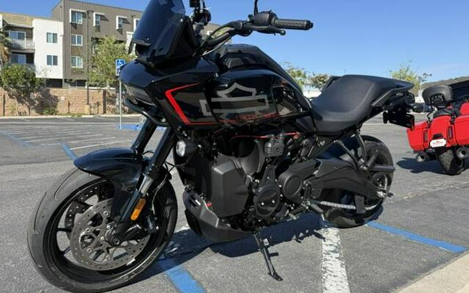 2026 Harley-Davidson® Pan America® 1250 ST Vivid Black Black Trim