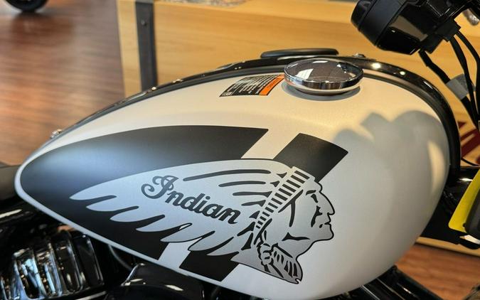 2024 Indian Motorcycle® Sport Chief Ghost White Metallic Smoke