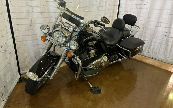 2014 Harley-Davidson Road King FLHR Vivid Black