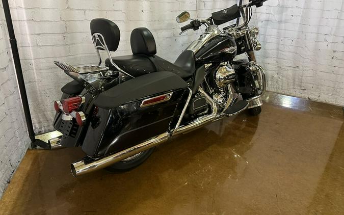 2014 Harley-Davidson Road King FLHR Vivid Black