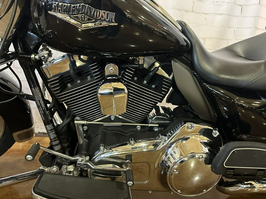 2014 Harley-Davidson Road King FLHR Vivid Black