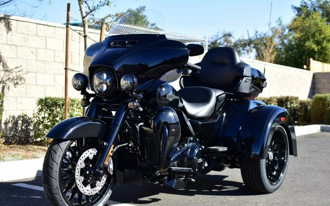 2025 Harley-Davidson Tri Glide Ultra FLHTCUTG