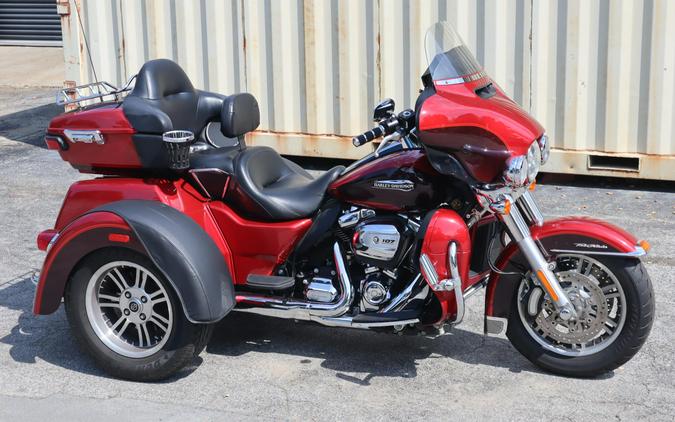 2018 Harley-Davidson Tri Glide Ultra Wicked Red/Twisted Cherry