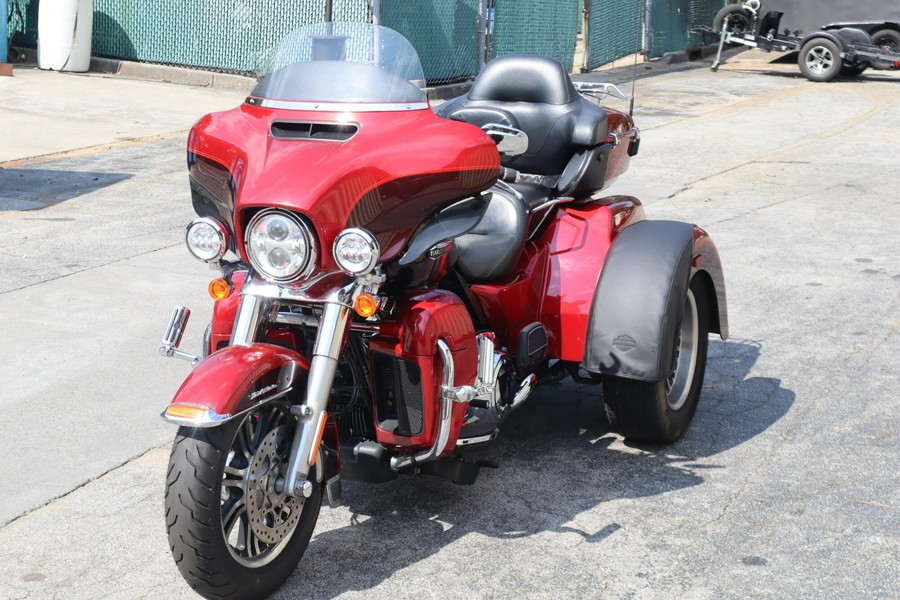 2018 Harley-Davidson Tri Glide Ultra Wicked Red/Twisted Cherry