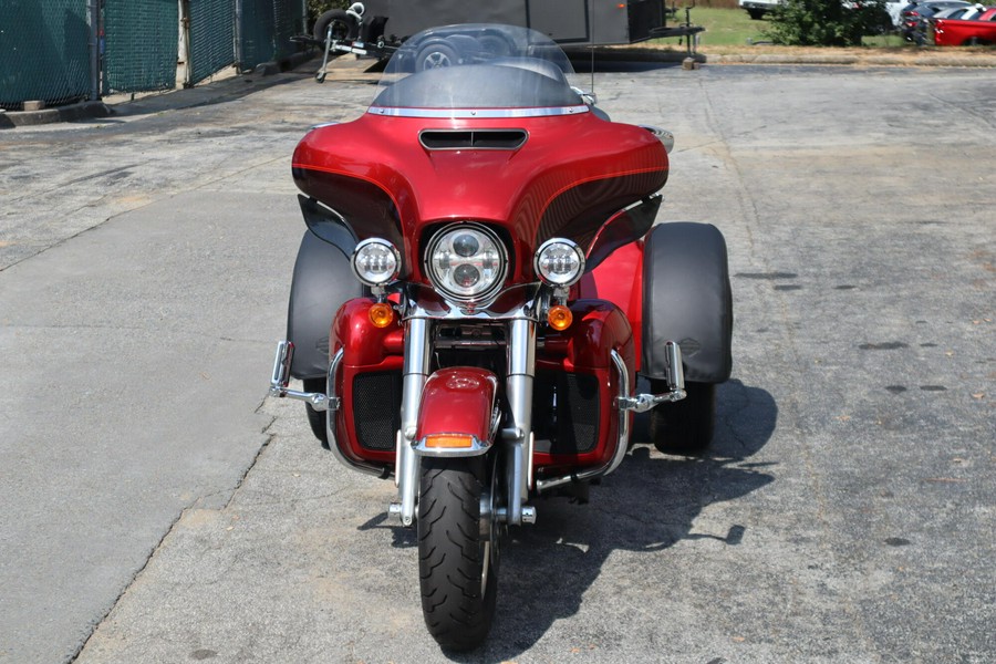 2018 Harley-Davidson Tri Glide Ultra Wicked Red/Twisted Cherry