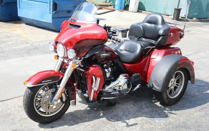 2018 Harley-Davidson Tri Glide Ultra Wicked Red/Twisted Cherry